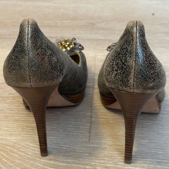 Coach Women's Bergen Soft Crackled Leather Beaded Flower Heel Pump 10B - Picture 5 of 9